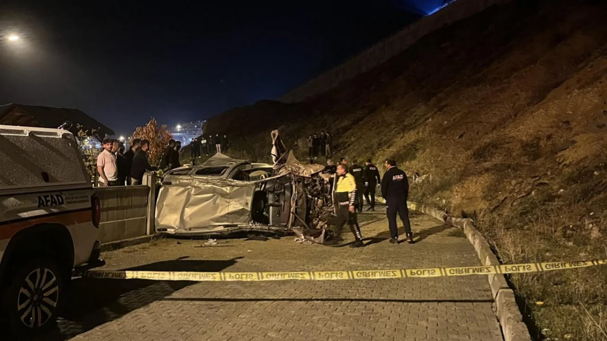 Ərzurumda minik avtomobili aşıb, iki nəfər ölüb