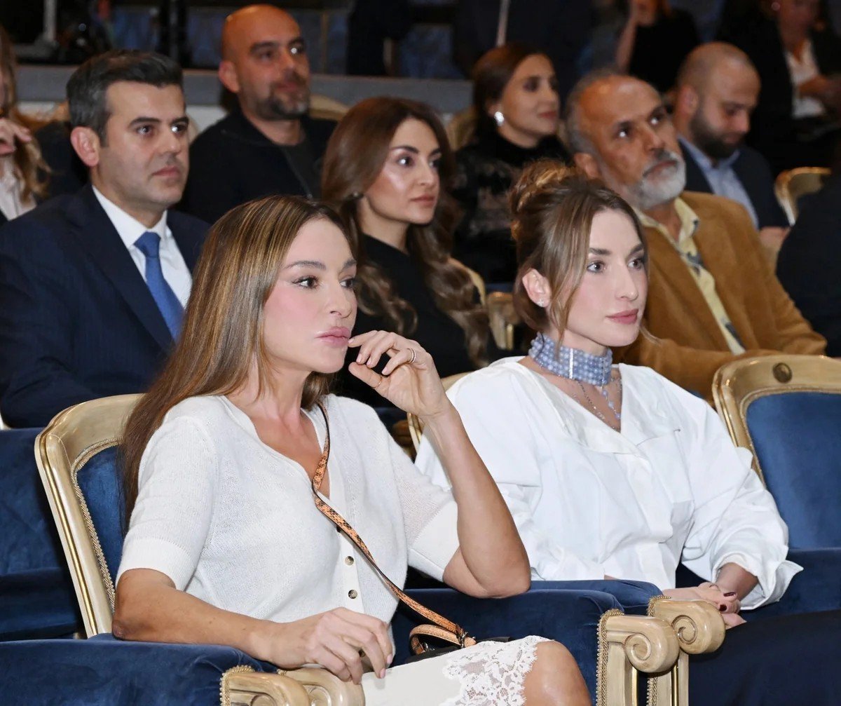 Mehriban Əliyeva "Qağayı" tamaşasının təqdimatında iştirak edib - FOTO