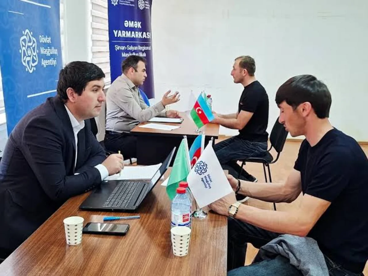 Biləsuvarda əmək yarmarkası keçirilib