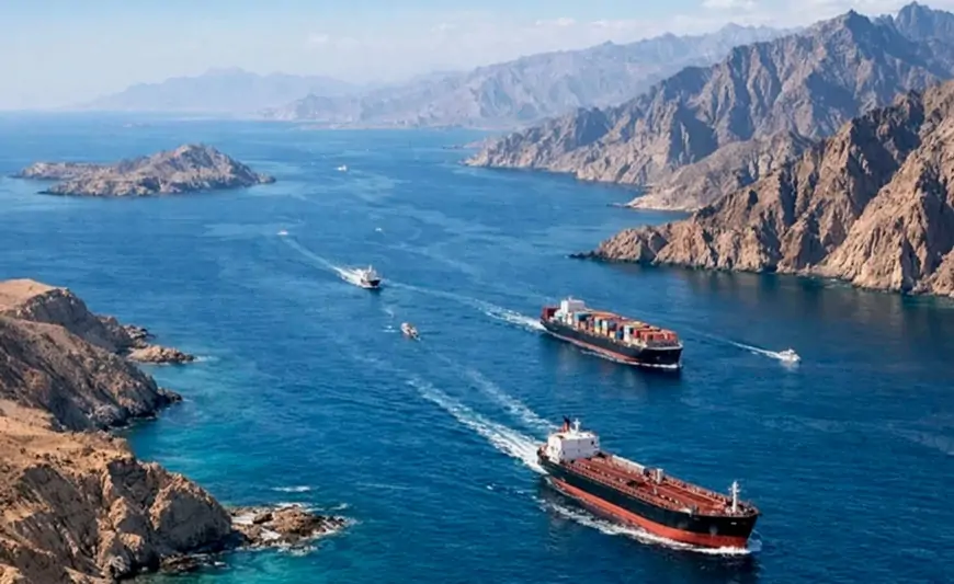 Hörmüz boğazında 3 tanker minaya düşdü