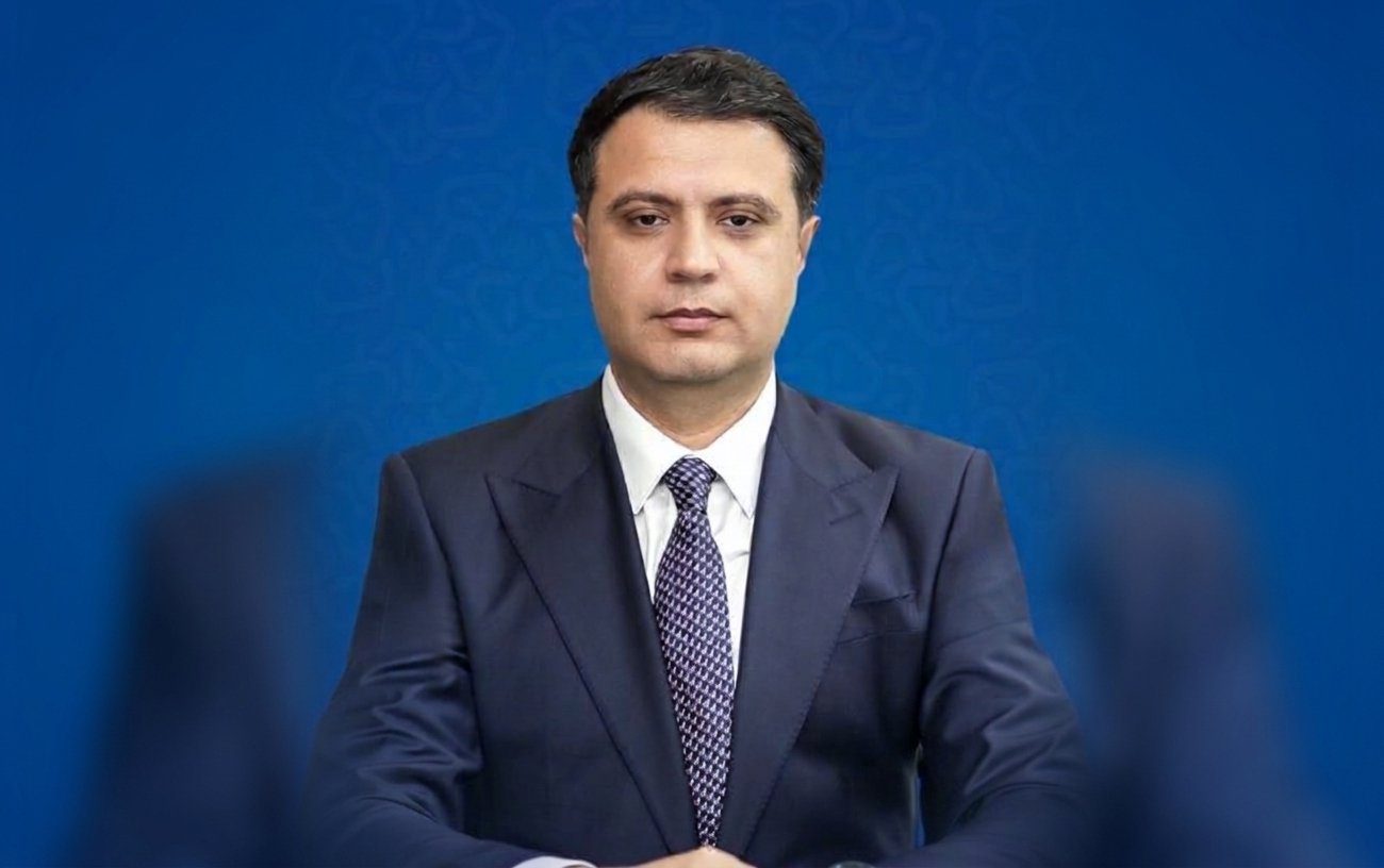 10 ay əvvəl direktor olmuşdu, indi nazir müavinidir
