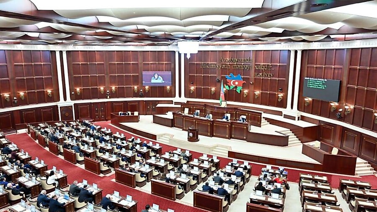 Milli Məclisin iclası başladı