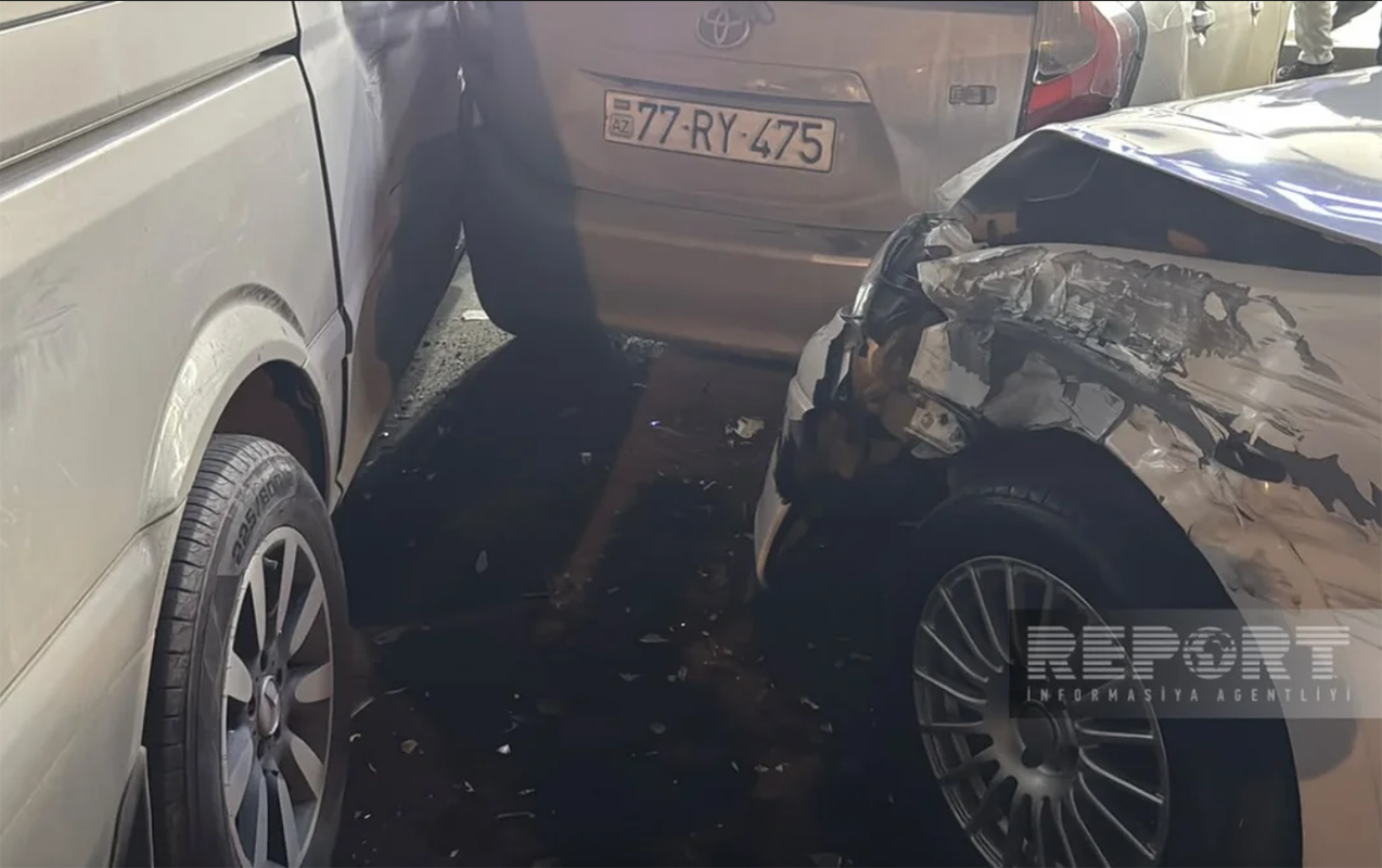 “Opel” park edilmiş 5 maşına çırpıldı