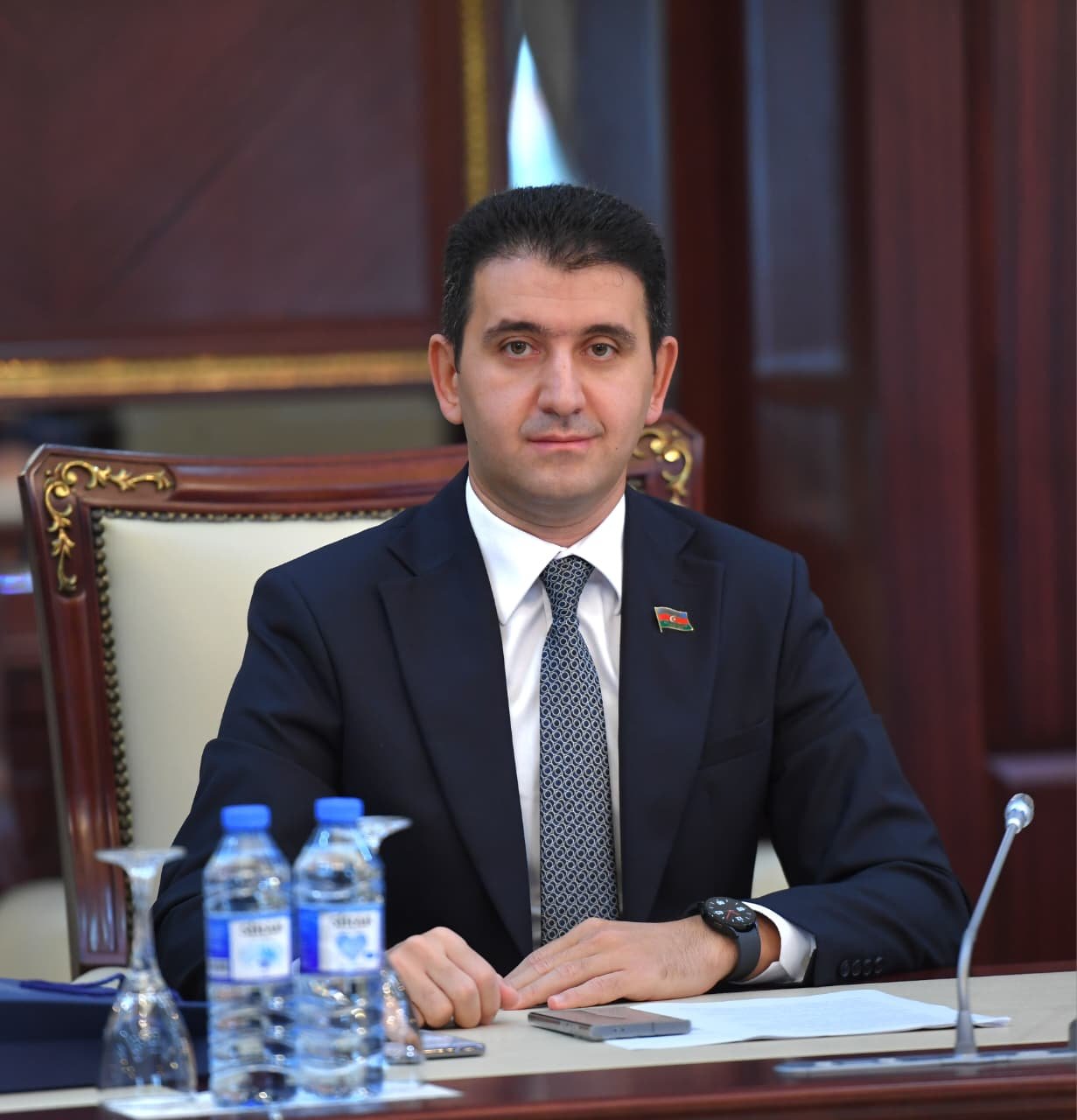 Deputat bu xidmətlərlə bağlı yeni təkliflər irəli sürüb