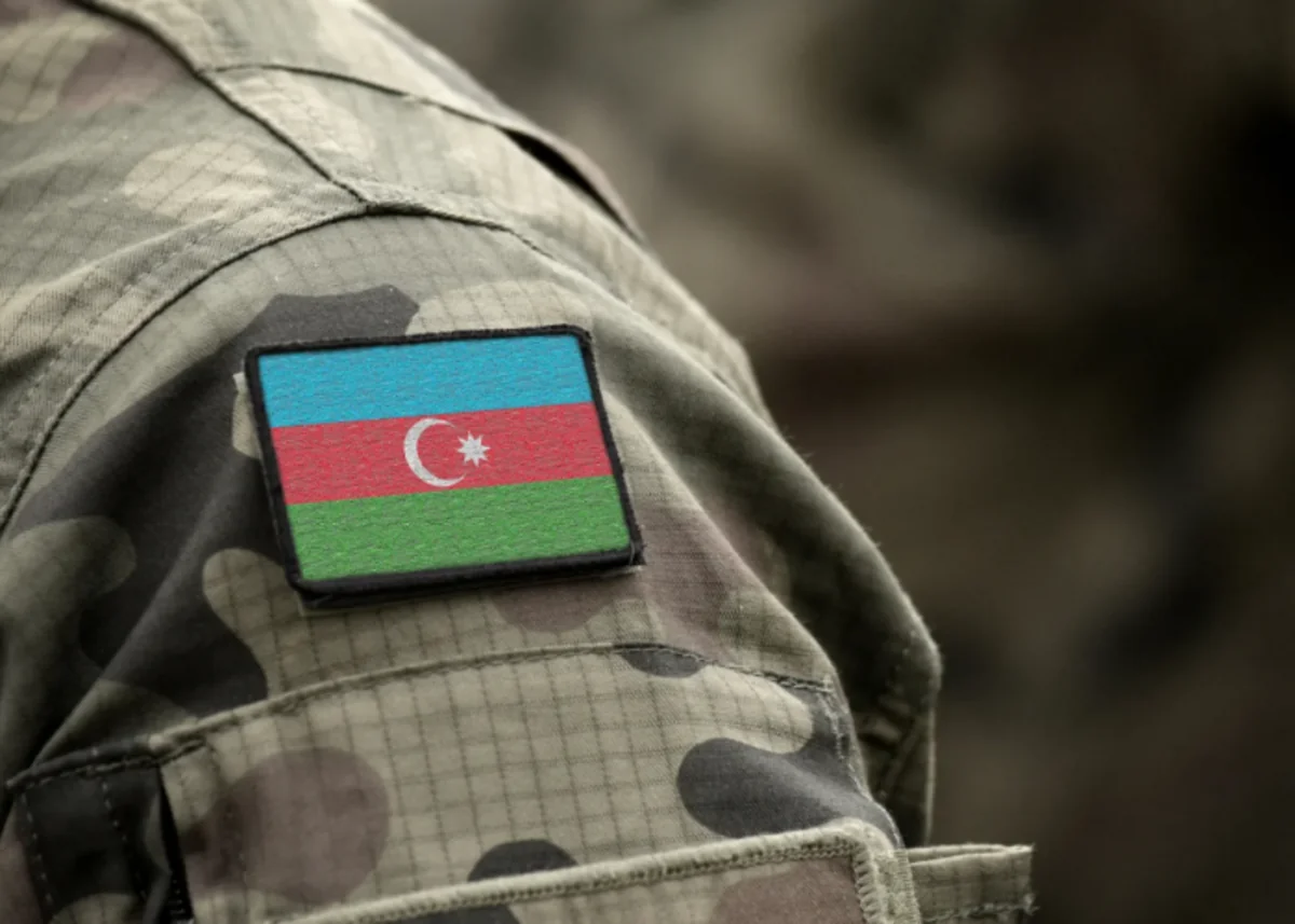 Ehtiyatda olan hərbçilərin tibb sahəsində xüsusi rütbələri ilə bağlı qanun layihəsi son oxunuşda təsdiqlənib