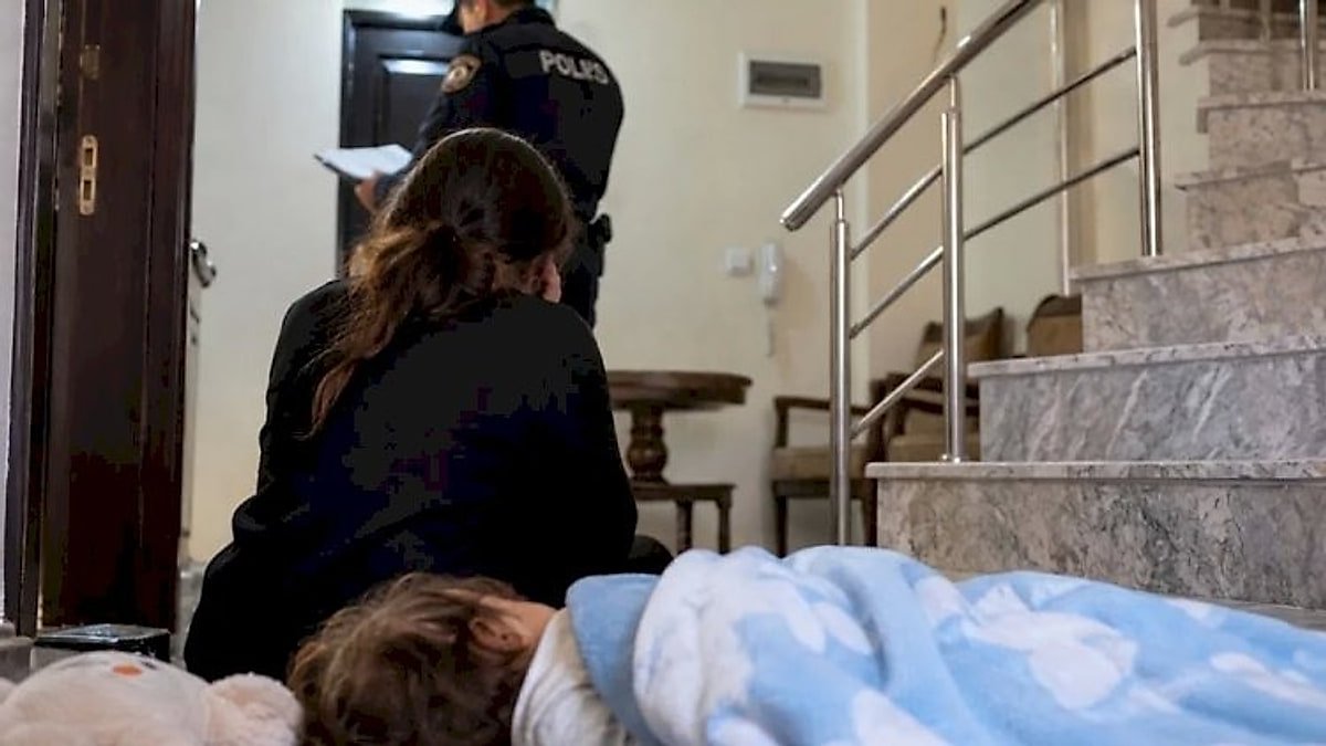 Bakıda körpəsini qonşuya əmanət edən ana evə qayıdanda meyitini tapdı