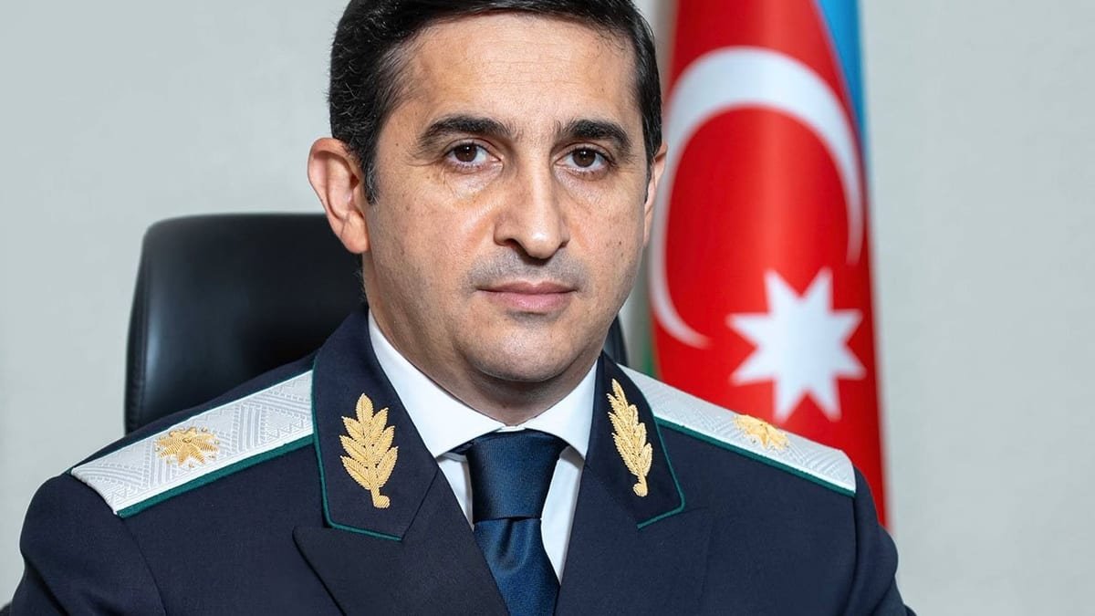 Nazir ona vaxtından əvvəl xüsusi rütbə verdi - ÖZƏL