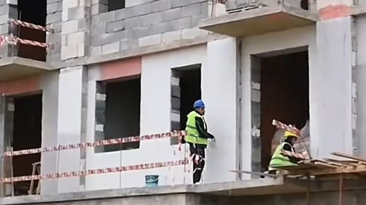 Ağdamda tikinti işçilərindən ŞİKAYƏT: "Əməkhaqqımızı ala bilmirik" - VİDEO